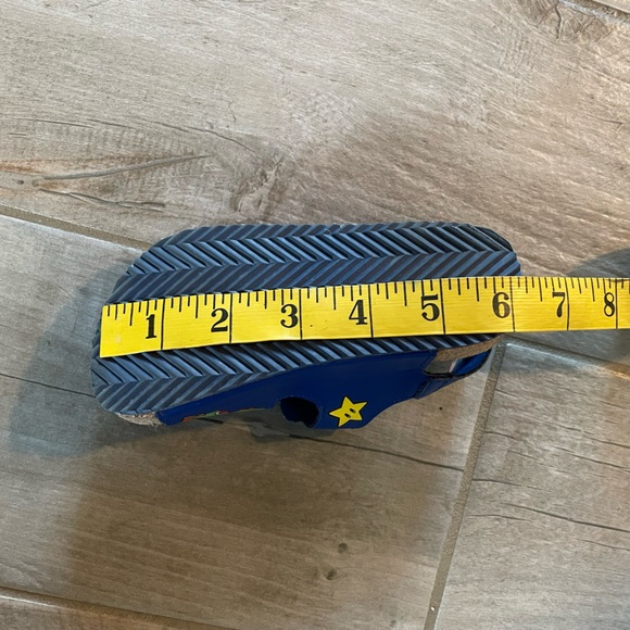 Super Mario Sandals - Picture 3 of 4